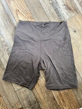 Athleta High-Rise Bike Shorts in Taupe Gray